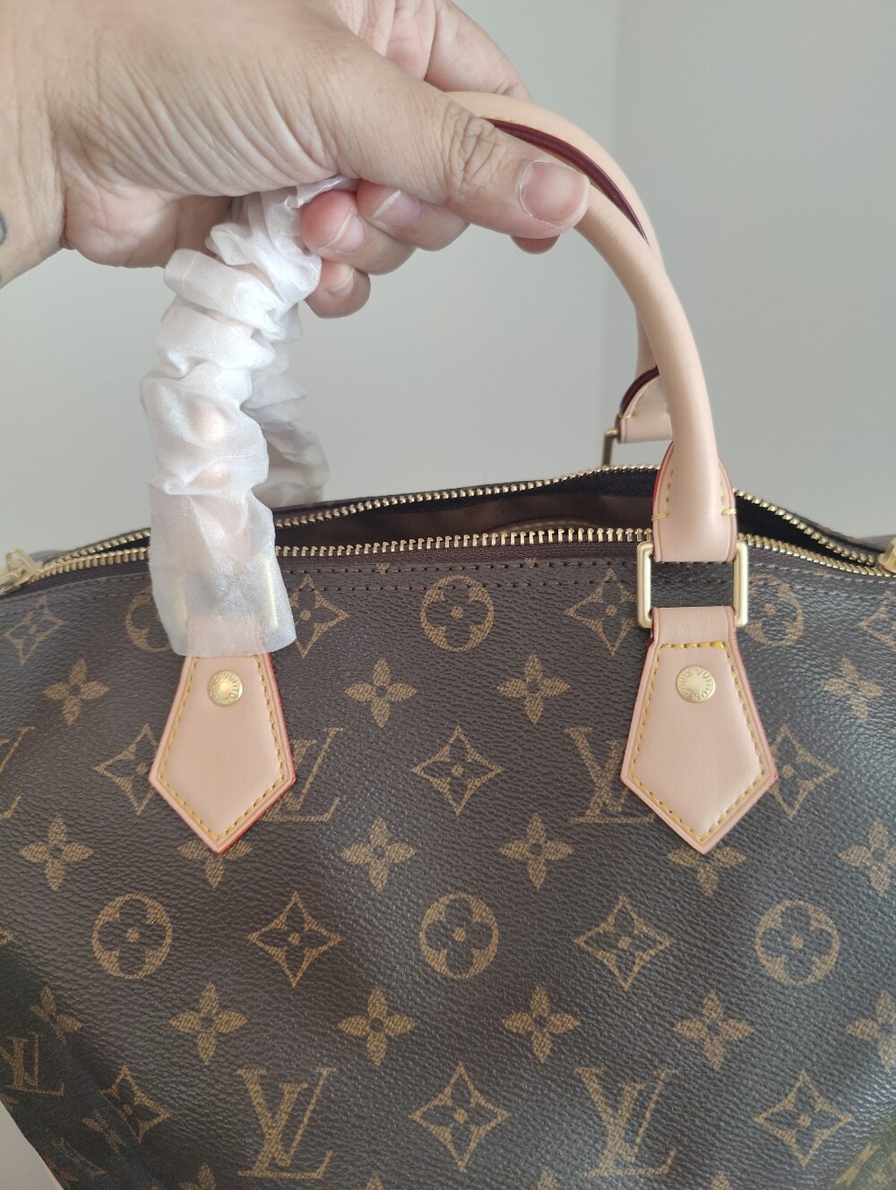 Handbag - Picture 7 of 10